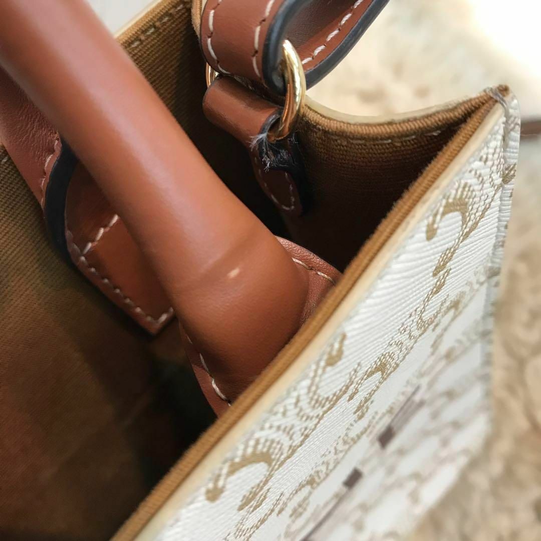 CELINE - ☆美品☆CELINE ミニ バーティカルカバ トリオンフ CELINE - ☆美品☆CELINE ミニ バーティカルカバ トリオンフ