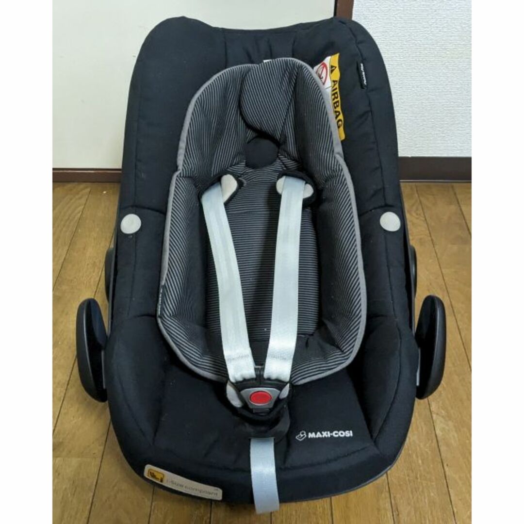 Maxi-Cosi(マキシコシ)の洗濯済 マキシコシ ペブルプラス ベビーシート チャイルドシート 付属品完備 キッズ/ベビー/マタニティの外出/移動用品(自動車用チャイルドシート本体)の商品写真