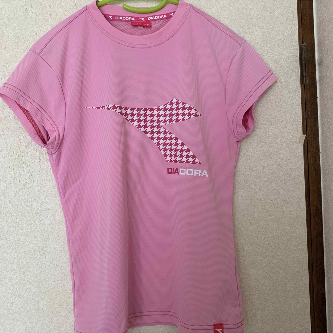 DIADORA(ディアドラ)の★DIADORA★半袖Tシャツ　Mサイズ　送料込み！ レディースのトップス(Tシャツ(半袖/袖なし))の商品写真