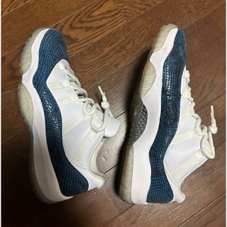 ナイキ(NIKE)の【美品】NIKE air jordan 11 low 27.0センチ(スニーカー)