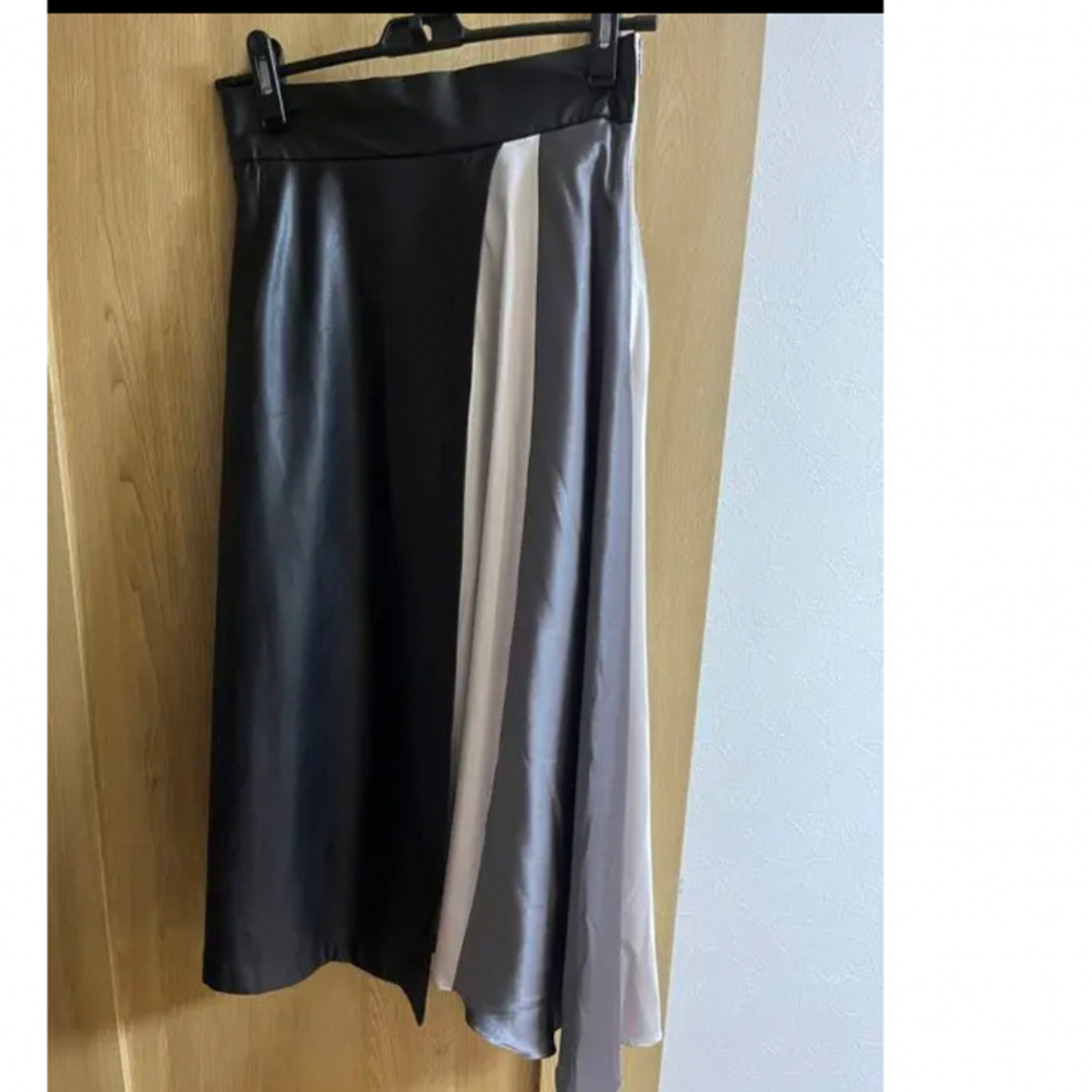 SCOT CLUB(スコットクラブ)のsoeur7 バイカラー合皮サテンドッキングスカート レディースのスカート(ロングスカート)の商品写真