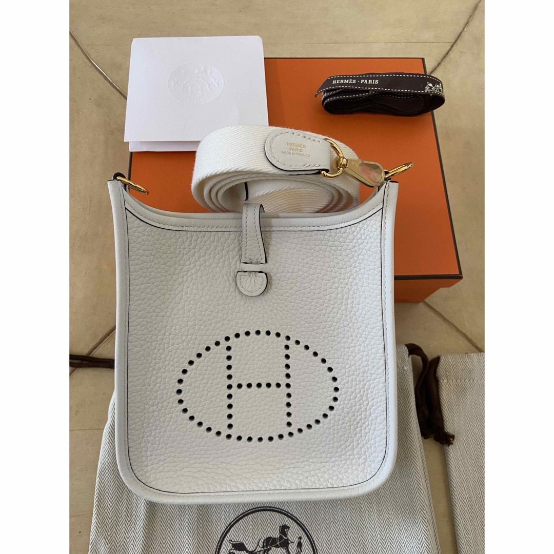 Hermes(エルメス)のエルメス新色 New white エヴリンTPM レディースのバッグ(ショルダーバッグ)の商品写真