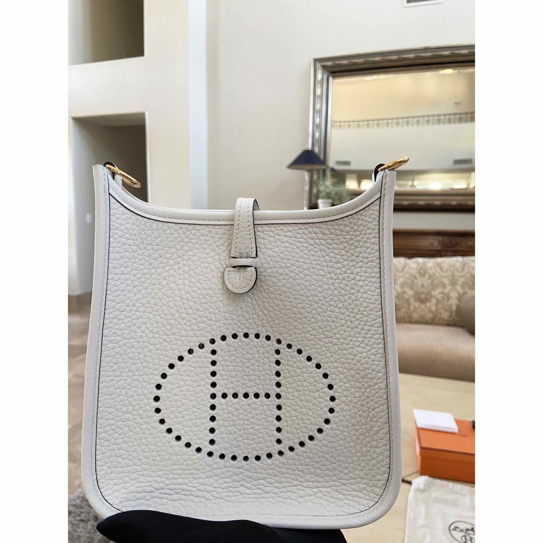 Hermes(エルメス)のエルメス新色 New white エヴリンTPM レディースのバッグ(ショルダーバッグ)の商品写真