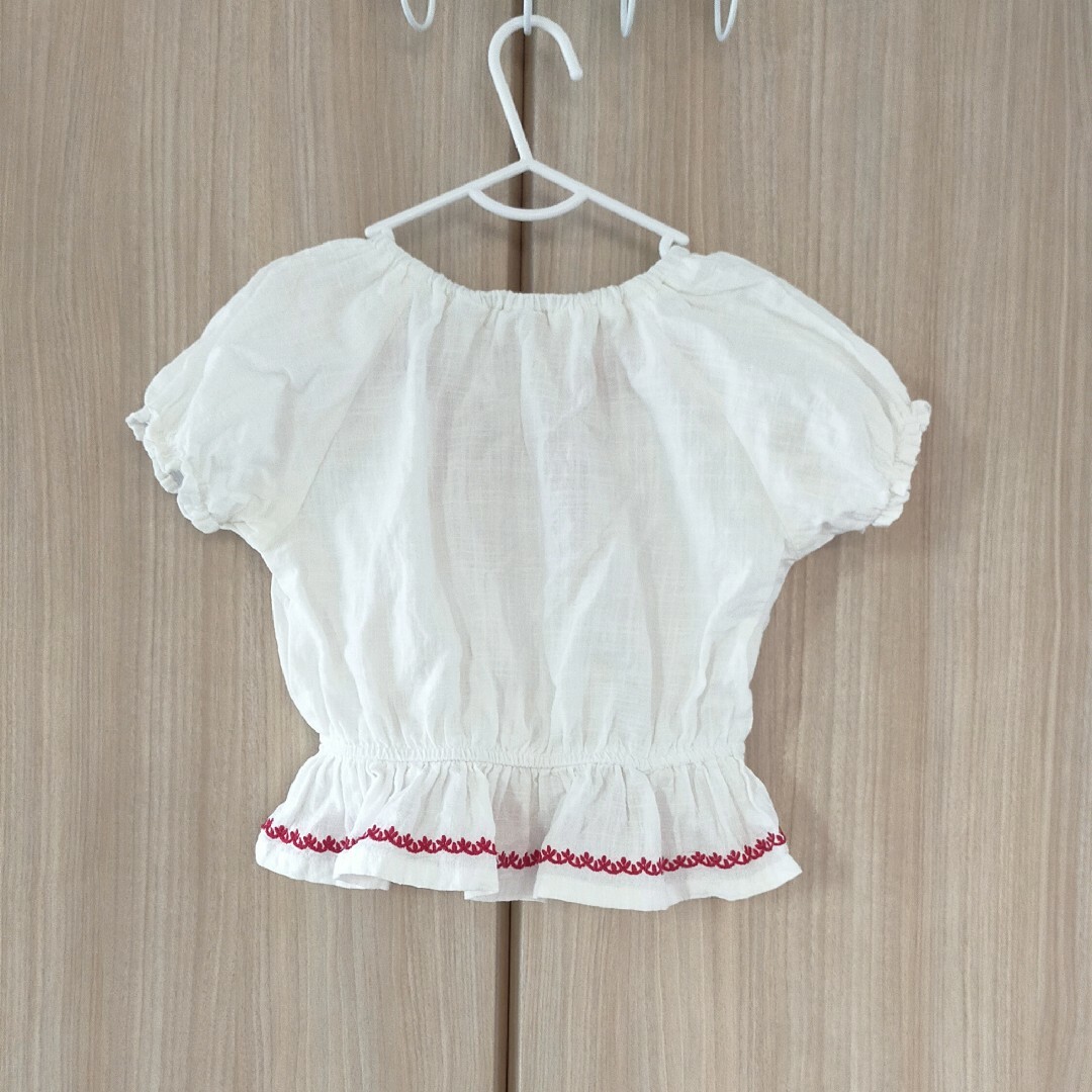 petit main(プティマイン)の【美品】petit main刺繍トップス キッズ/ベビー/マタニティのキッズ服女の子用(90cm~)(Tシャツ/カットソー)の商品写真