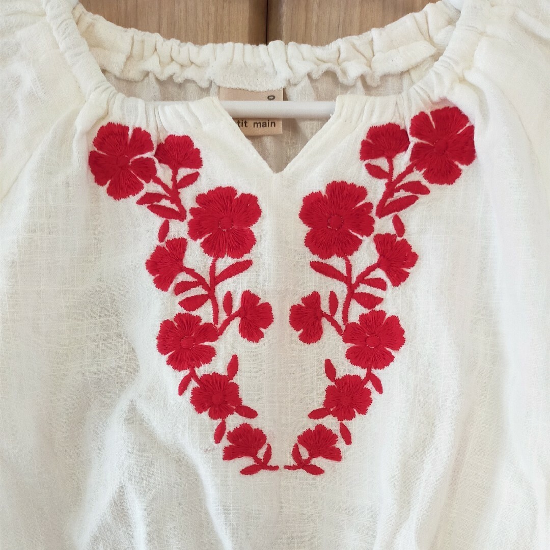 petit main - 【美品】petit main刺繍トップスの通販 by momo2229