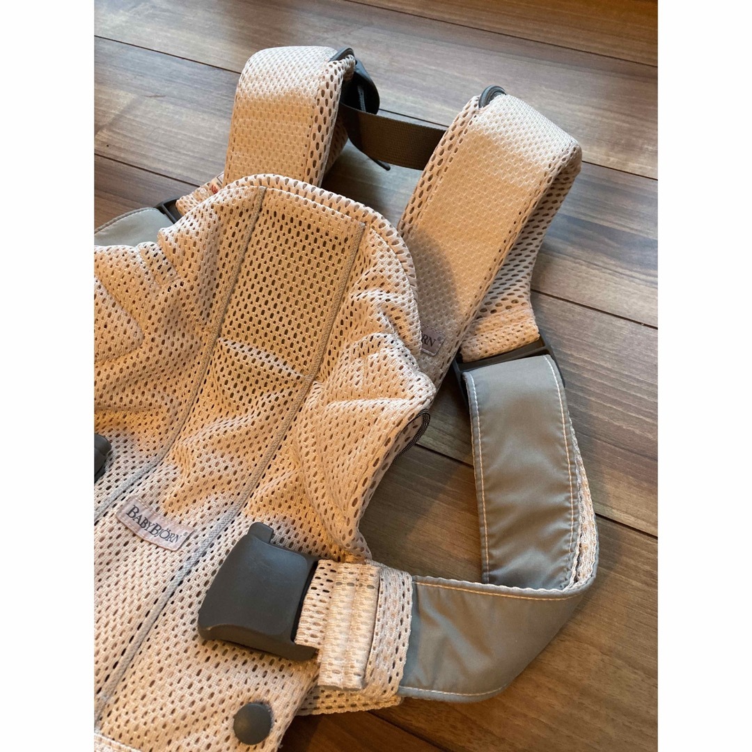 BABYBJORN(ベビービョルン)のベビービョルン BABYBJORN だっこひも ワン カイ エアー メッシュ キッズ/ベビー/マタニティの外出/移動用品(抱っこひも/おんぶひも)の商品写真