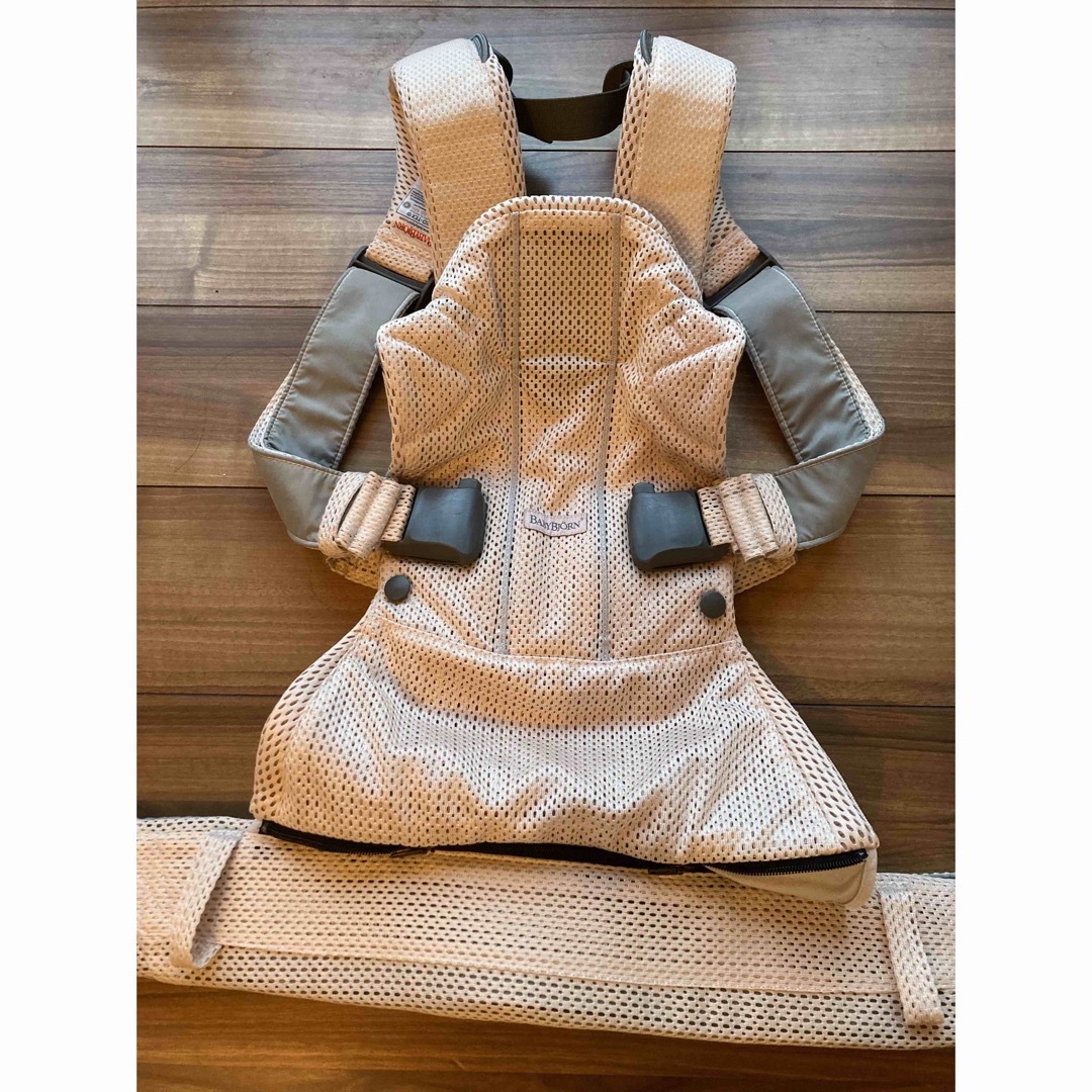 BABYBJORN(ベビービョルン)のベビービョルン BABYBJORN だっこひも ワン カイ エアー メッシュ キッズ/ベビー/マタニティの外出/移動用品(抱っこひも/おんぶひも)の商品写真