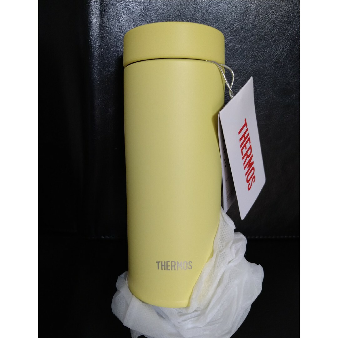 THERMOS(サーモス)のKR様専用！新品未使用　サーモスケータイマグ　イエロー　0.35l　箱無し インテリア/住まい/日用品のキッチン/食器(弁当用品)の商品写真