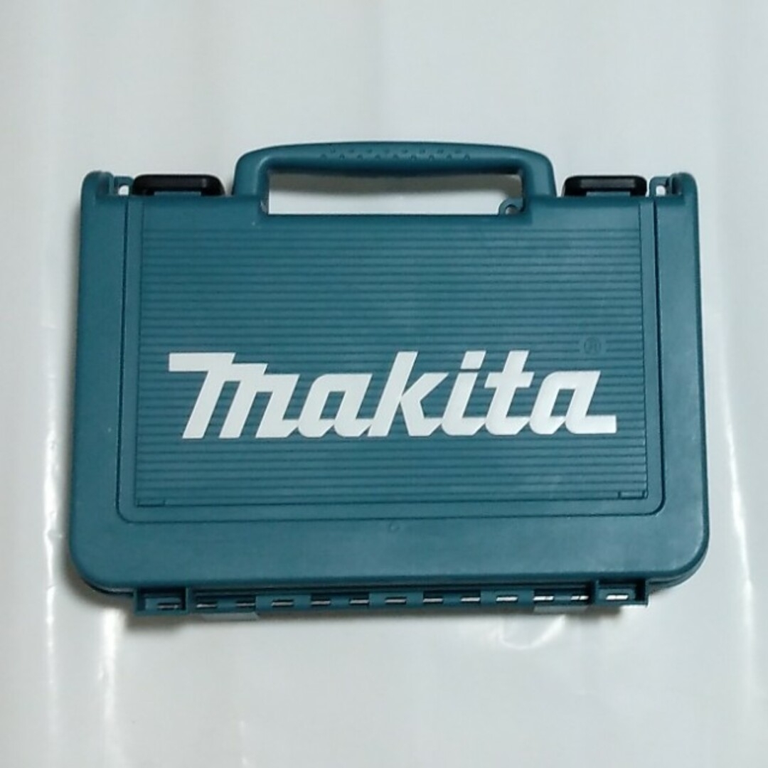 makita 充電式ドライバー、クリーナーセット