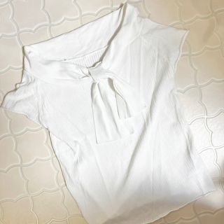 トッコクローゼット(TOCCO closet)のtocco closet ボウタイリボン サマーニット (カットソー(半袖/袖なし))