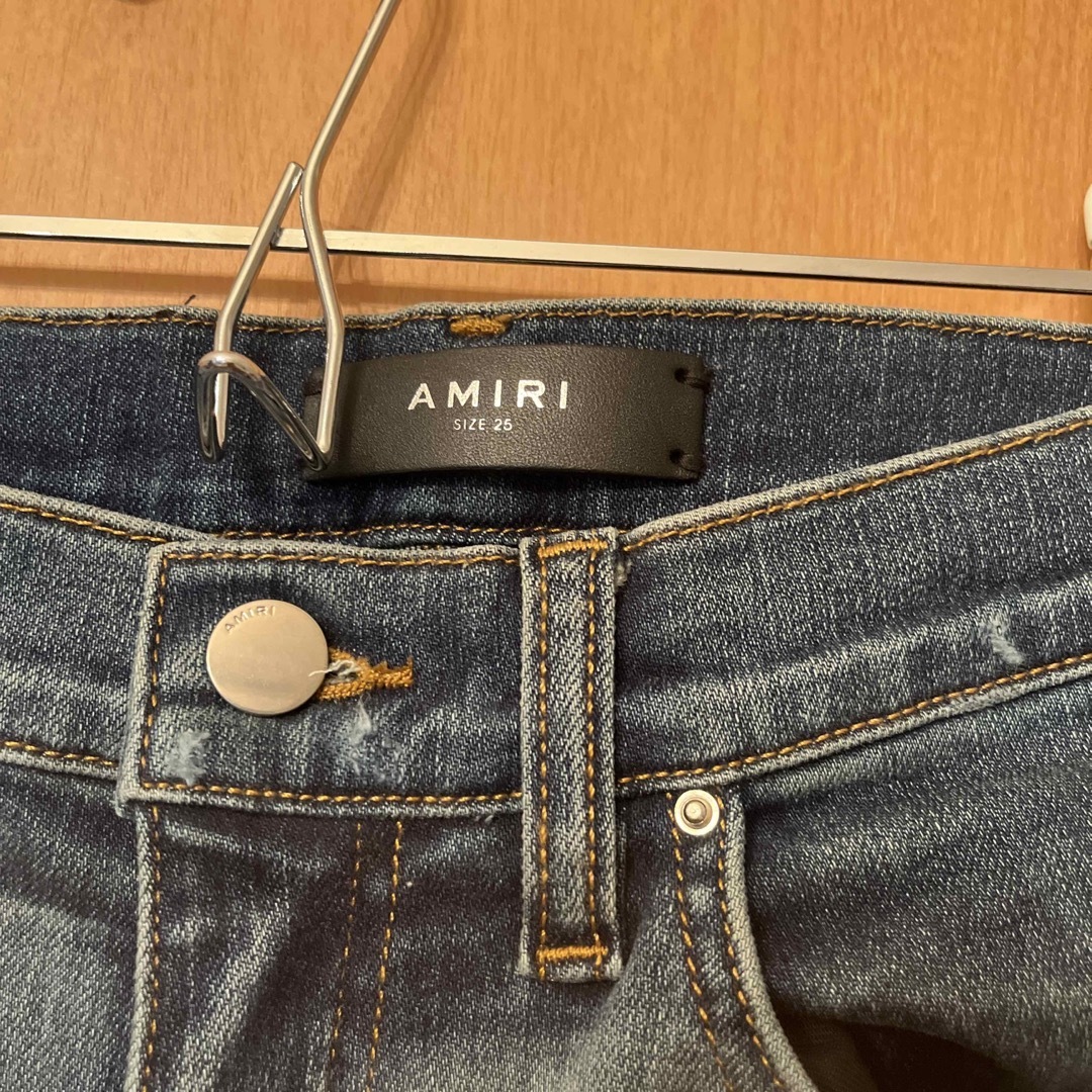 AMIRI(アミリ)のamiri アミリ　クラッシュ　デニム　25 レディースのパンツ(デニム/ジーンズ)の商品写真