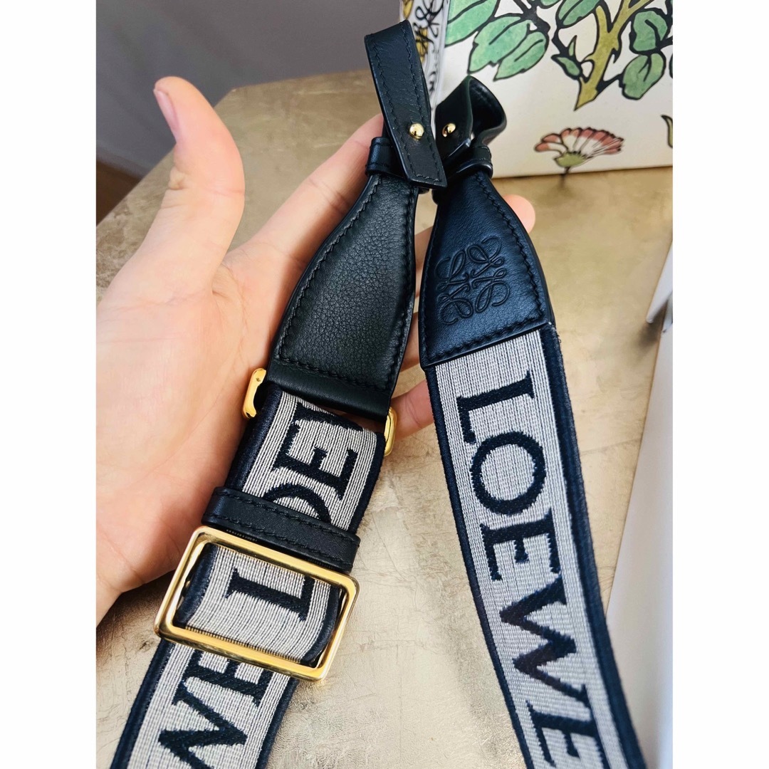 LOEWE - 美品!ロエベアナグラム ショルダーストラップ レザー