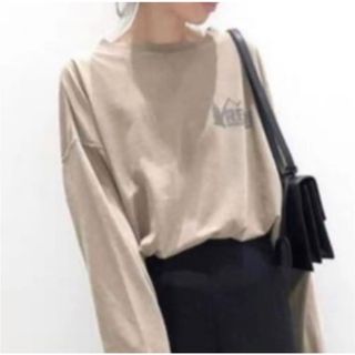 アパルトモンドゥーズィエムクラス(L'Appartement DEUXIEME CLASSE)のL'Appartement REMI RELIEFロングスリーブ ロゴTシャツ(カットソー(長袖/七分))