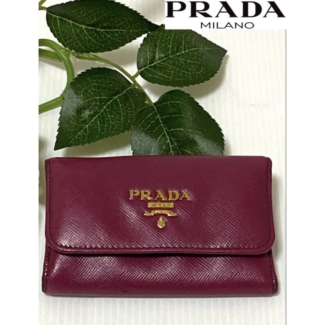 PRADA プラダ　キーケース　ゴールド金具　レザー　珍しい色　ピンク