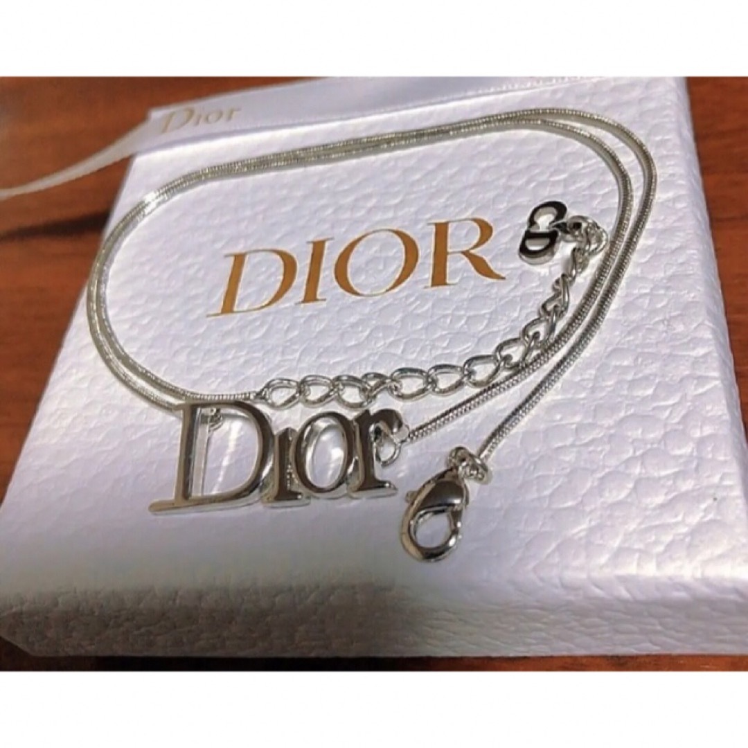 アクセサリーChristian Dior  ロゴ ネックレス シンプル人気 シルバー 可愛い