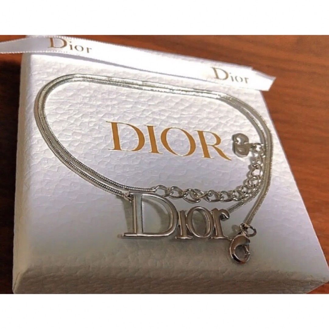 Dior パール 希少 シルバー 白 ロゴ ネックレス シンプル人気 可愛い