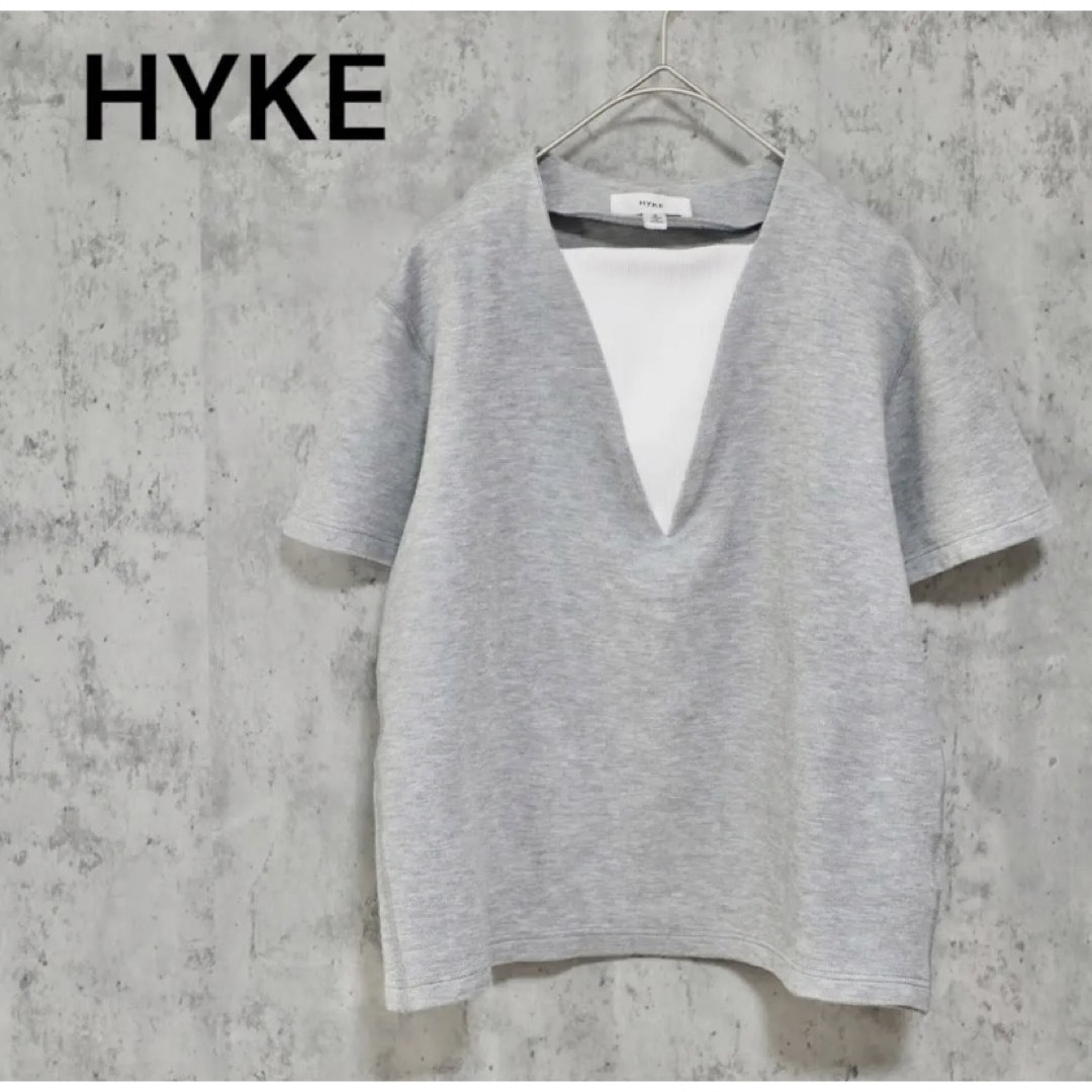 HYKE(ハイク)のHYKE ハイク　Vネックバイカラー半袖カットソー レディースのトップス(Tシャツ(半袖/袖なし))の商品写真