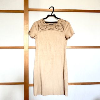 C&A 美品　スエード　ワンピース　半袖　ベージュ(ひざ丈ワンピース)