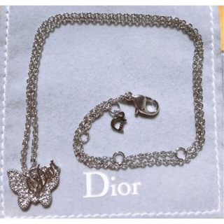 クリスチャンディオール(Christian Dior)のDior 蝶 ロゴ ネックレス silver ストーンButterflyキラキラ(ネックレス)