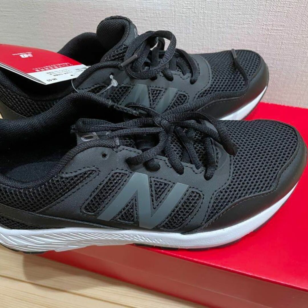 New Balance(ニューバランス)の希少キッズ★ニューバランス黒★２２センチ　楽天市場でもストックアウトのサイズ キッズ/ベビー/マタニティのキッズ靴/シューズ(15cm~)(スニーカー)の商品写真