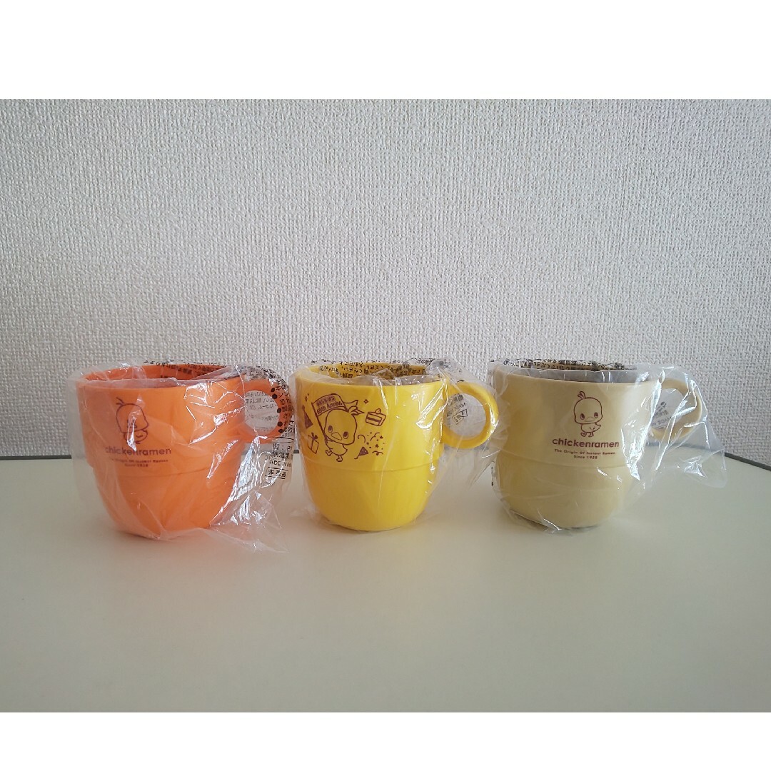 ひよこちゃん チキンラーメン スタッキングカップ 3個 エンタメ/ホビーのおもちゃ/ぬいぐるみ(キャラクターグッズ)の商品写真