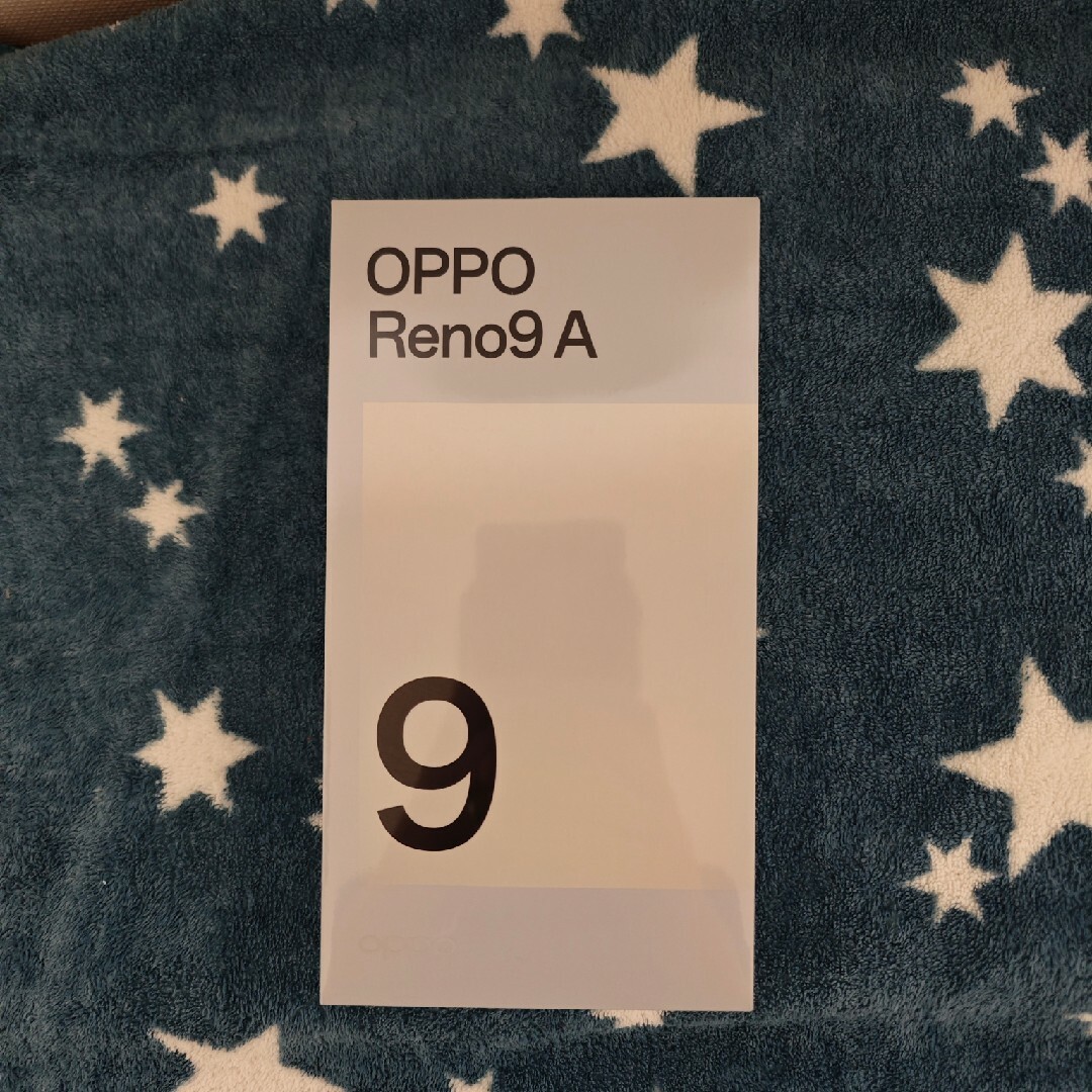 OPPO(オッポ)のOPPO Reno9 A ワイモバイル版 8/128GB ムーンホワイト 新品 スマホ/家電/カメラのスマートフォン/携帯電話(スマートフォン本体)の商品写真