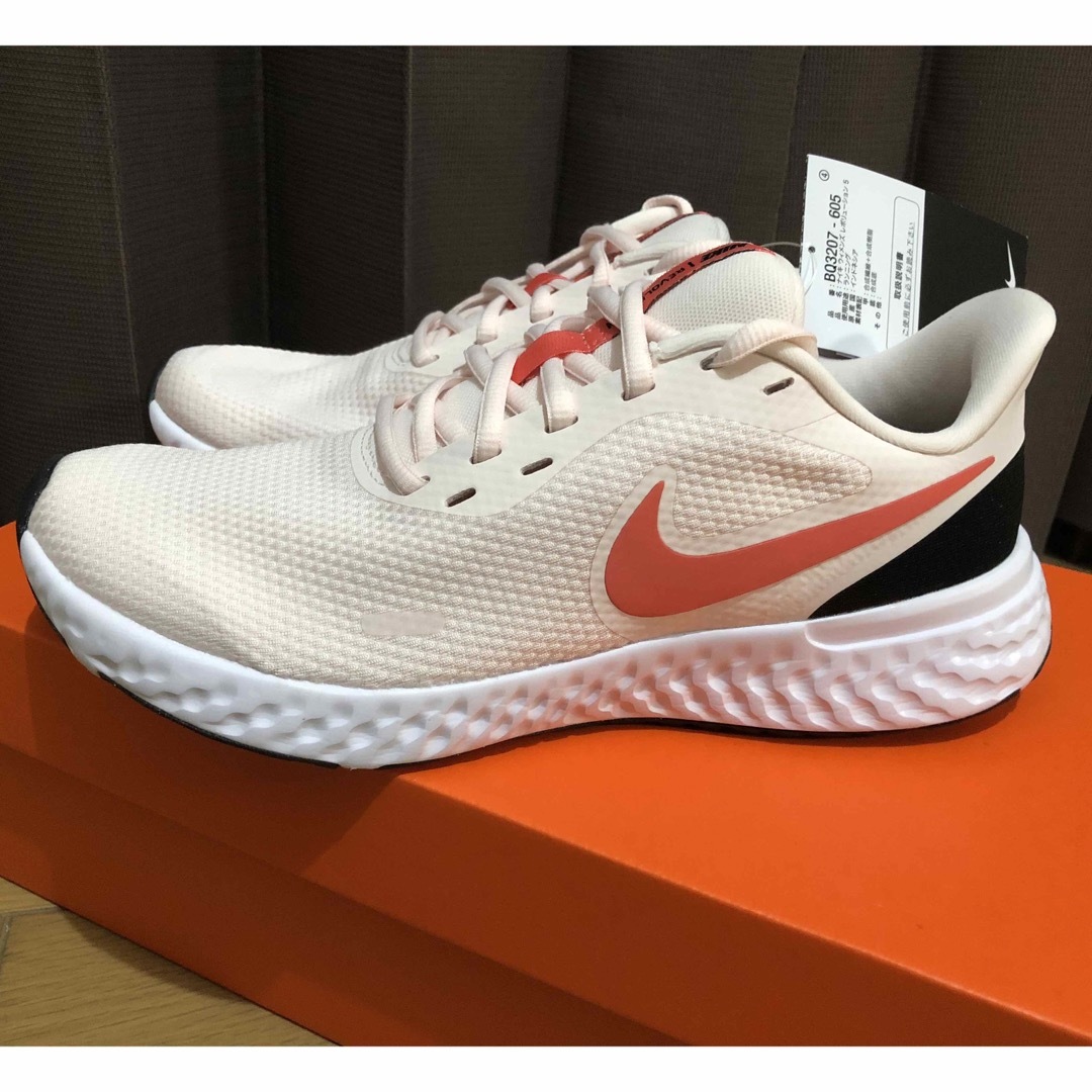 新品未使用　NIKE ナイキ　スニーカー　ランニングシューズ