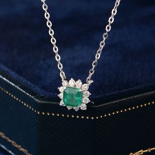 天然ダイヤモンド付きエメラルドネックレスk18の通販 by 天然