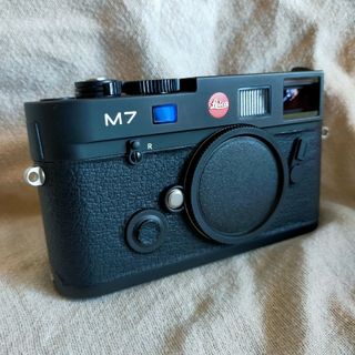 ライカ(LEICA)の【未使用】Leica M7 0.72 B (10503J) ブラッククローム(フィルムカメラ)