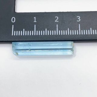 原石アクアマリン柱ベトナム産3.2cm希少天然石-
