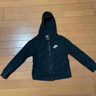 ナイキ(NIKE)のNIKE キッズ　ブラック　黒　135 ショート丈(ジャケット/上着)