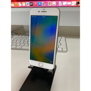 アイフォーン(iPhone)のiPhone8 シルバー au 中古 ジャンク(スマートフォン本体)