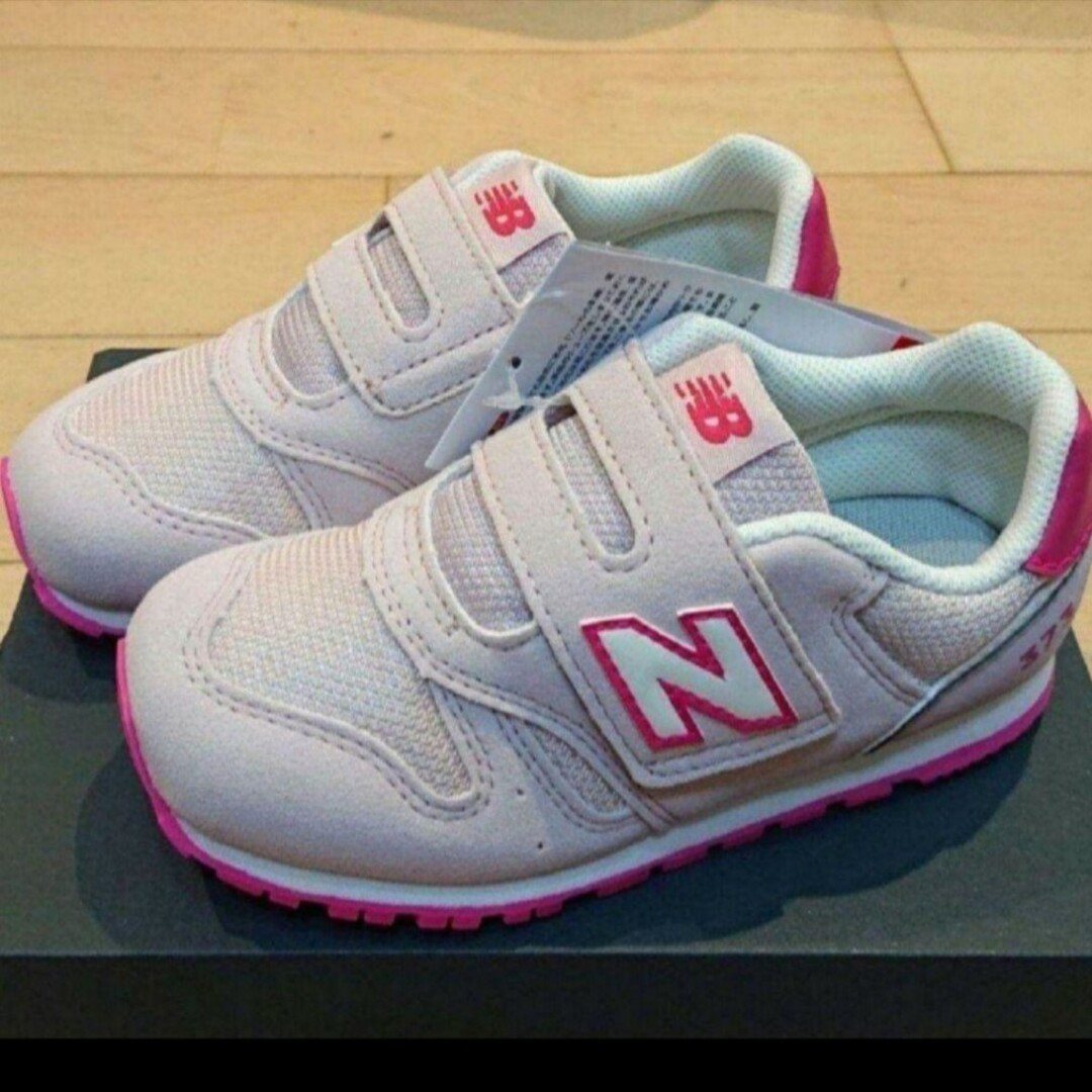 New Balance(ニューバランス)の新品 【16.5㎝】ニューバランス NB スニーカー 373  XU  ピンク キッズ/ベビー/マタニティのキッズ靴/シューズ(15cm~)(スニーカー)の商品写真