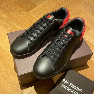 ラフシモンズ(RAF SIMONS)の新品 42 RAF SIMONS ORION スタンスミス 黒 赤(スニーカー)