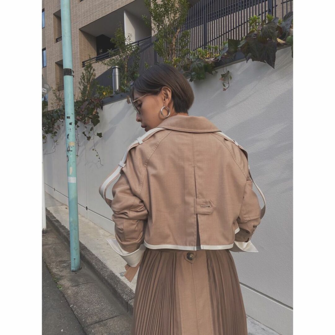 Ameri VINTAGE(アメリヴィンテージ)のROLL-UP SLEEVE PLEATS TRENCH COAT レディースのジャケット/アウター(トレンチコート)の商品写真