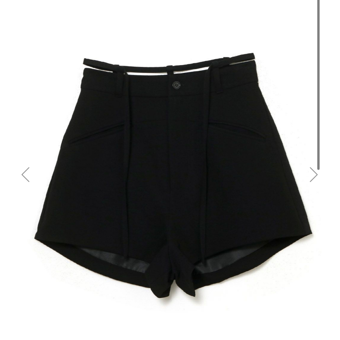 melt the lady slope strap short pants