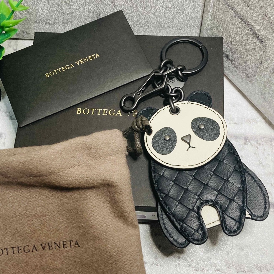 Bottega Veneta - 新品! ボッテガヴェネタ パンダ キーホルダー