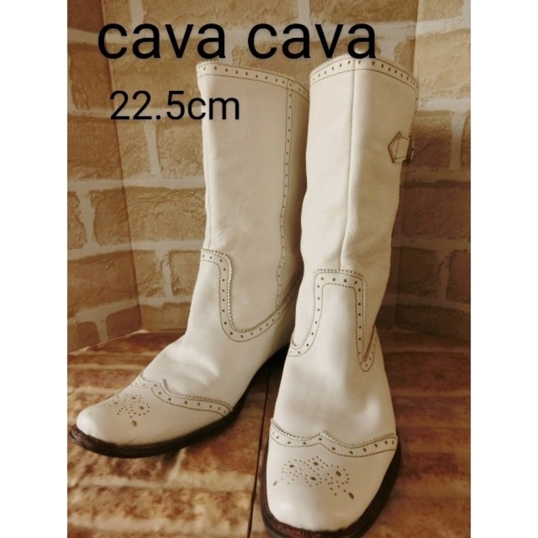 cavacava(サヴァサヴァ)のcava cava  サヴァサヴァ 白ウエスタンブーツ  22.5cm レディースの靴/シューズ(ブーツ)の商品写真