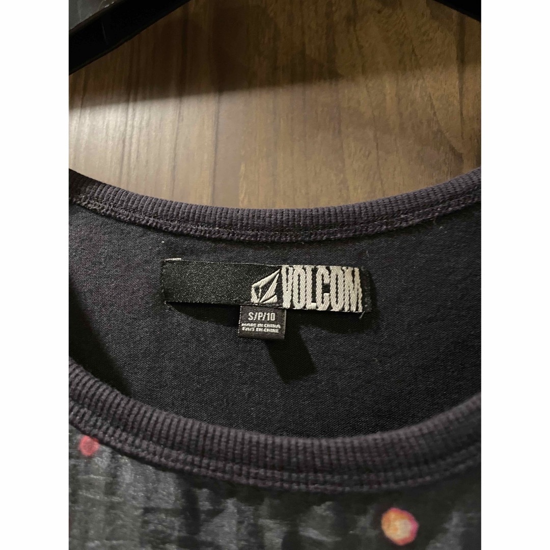 volcom(ボルコム)のボルコム　Tシャツ レディースのトップス(Tシャツ(半袖/袖なし))の商品写真