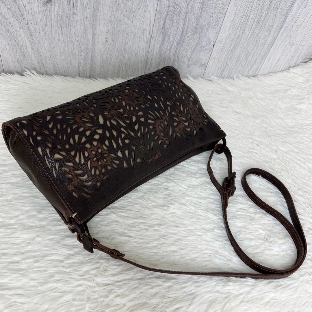 人気定番♡美品♡genten ゲンテン レザー カットワーク ショルダーバッグ
