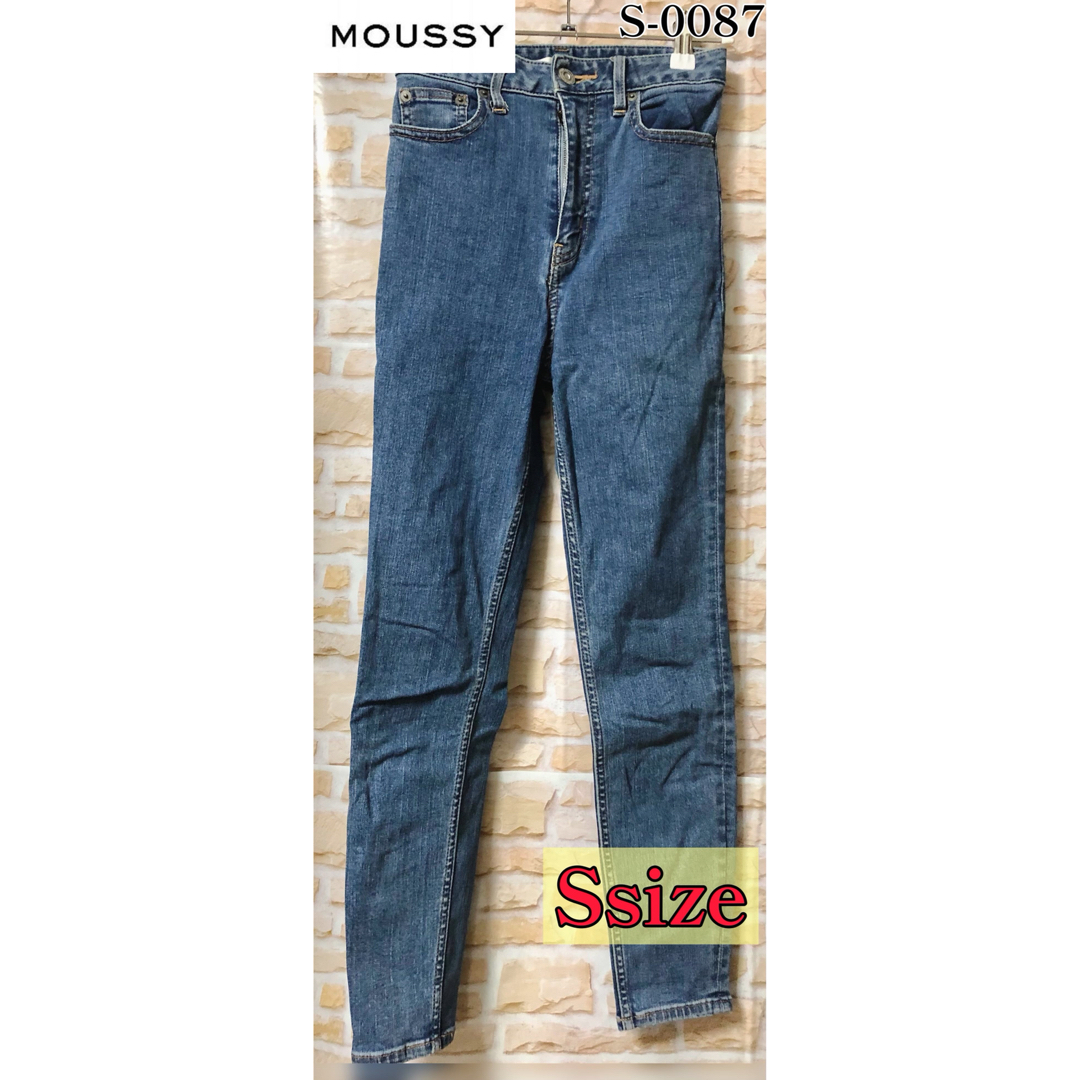 moussy(マウジー)のMOUSSY レディースデニムジーンズ ブルー Sサイズ フォロー割引あり値下げ レディースのパンツ(デニム/ジーンズ)の商品写真