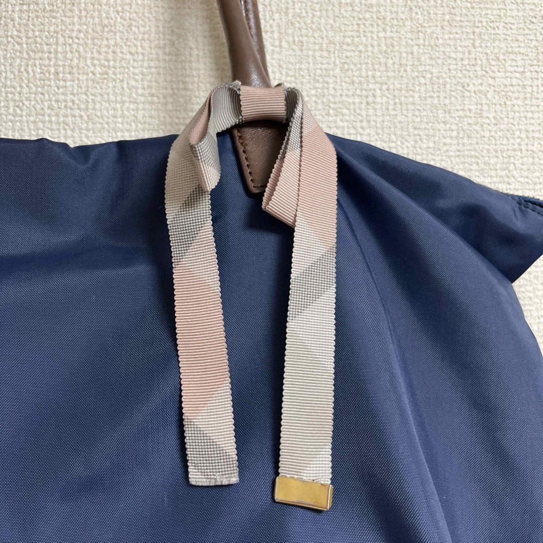 BURBERRY BLUE LABEL(バーバリーブルーレーベル)のバーバリーブルーレーベル　超軽量トートバッグ レディースのバッグ(トートバッグ)の商品写真