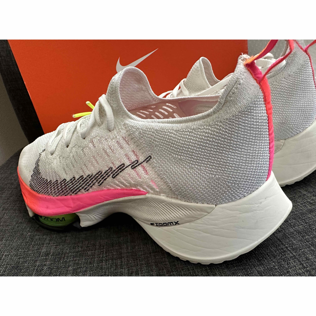 NIKE(ナイキ)の☆新品同様☆ナイキ(NIKE）エアズームテンポネクスト%FK/オリンピック スポーツ/アウトドアのランニング(シューズ)の商品写真