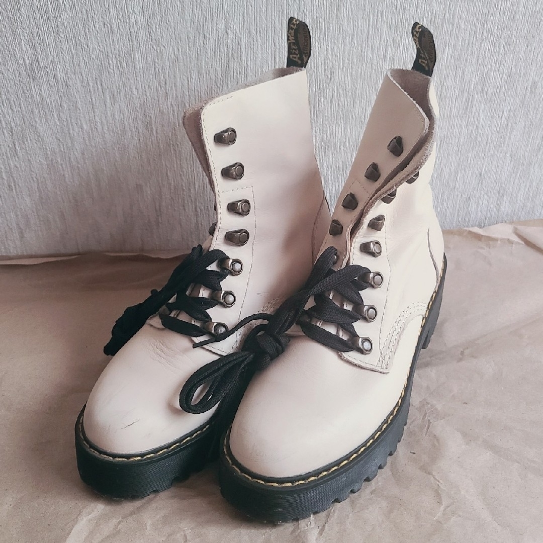 Dr.Martens(ドクターマーチン)の値下げDr.Martens ブーツ 正規品 24.5cm 厚底 7ホール レディースの靴/シューズ(ブーツ)の商品写真