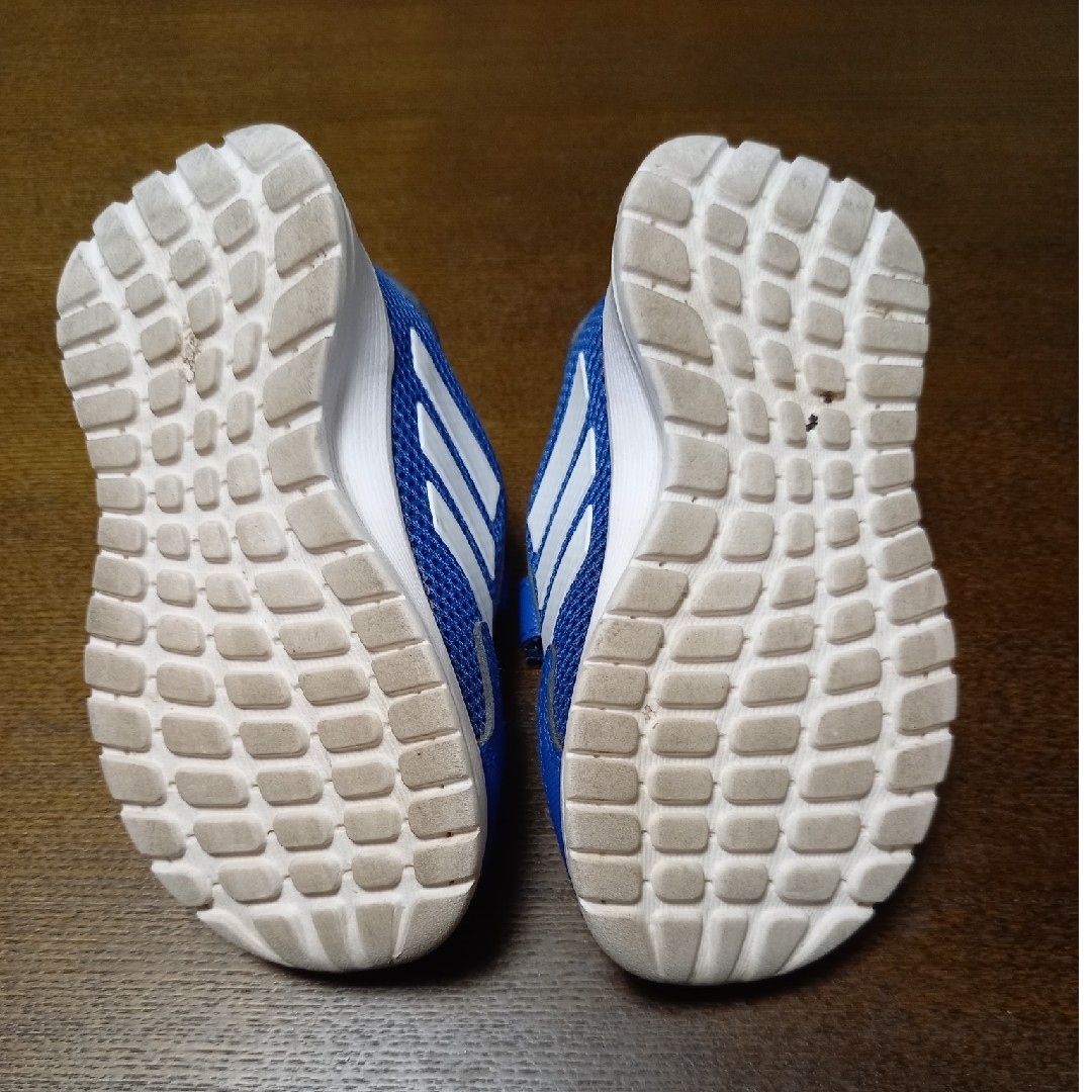 adidas(アディダス)の美品❗アディダス子供用スニーカー　13㎝ キッズ/ベビー/マタニティのベビー靴/シューズ(~14cm)(スニーカー)の商品写真