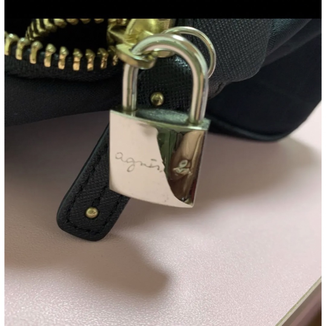 agnes b.(アニエスベー)のアニエスベー鍵付きハンドバッグ レディースのバッグ(ハンドバッグ)の商品写真
