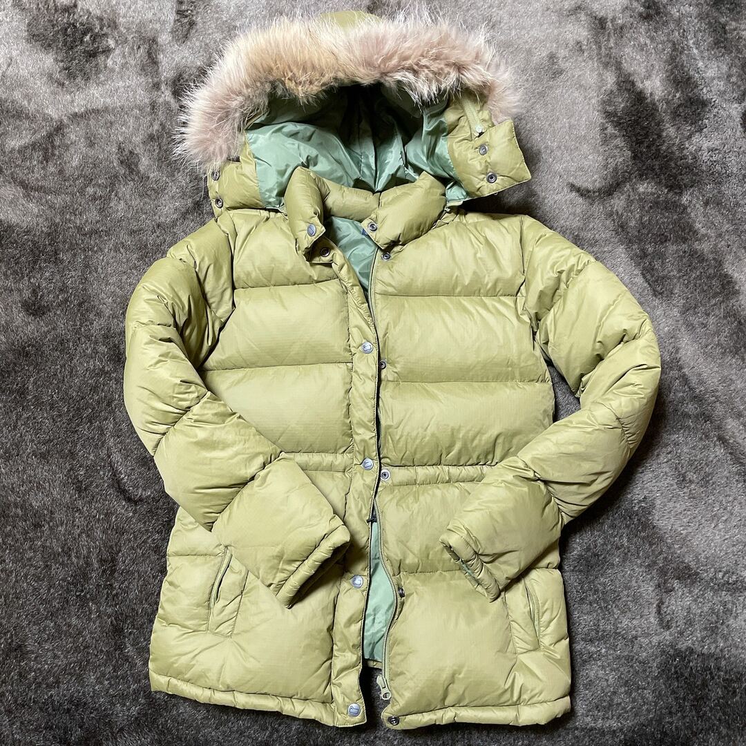 WOOLRICH(ウールリッチ)のWOOLRICH カーキ ダウン コート ジャケット ウールリッチ アウトドア レディースのジャケット/アウター(ダウンジャケット)の商品写真