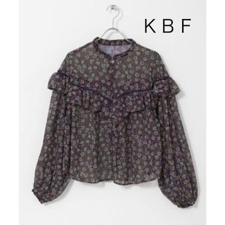 ケービーエフ(KBF)の✴︎匿名✴︎ＫＢＦ　ブラウス　シャツ　花柄　アーバンリサーチ　長袖　トップス(シャツ/ブラウス(長袖/七分))