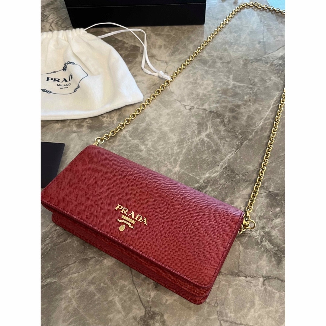 美品　PRADA チェーンショルダーバッグ　赤　ポシェット