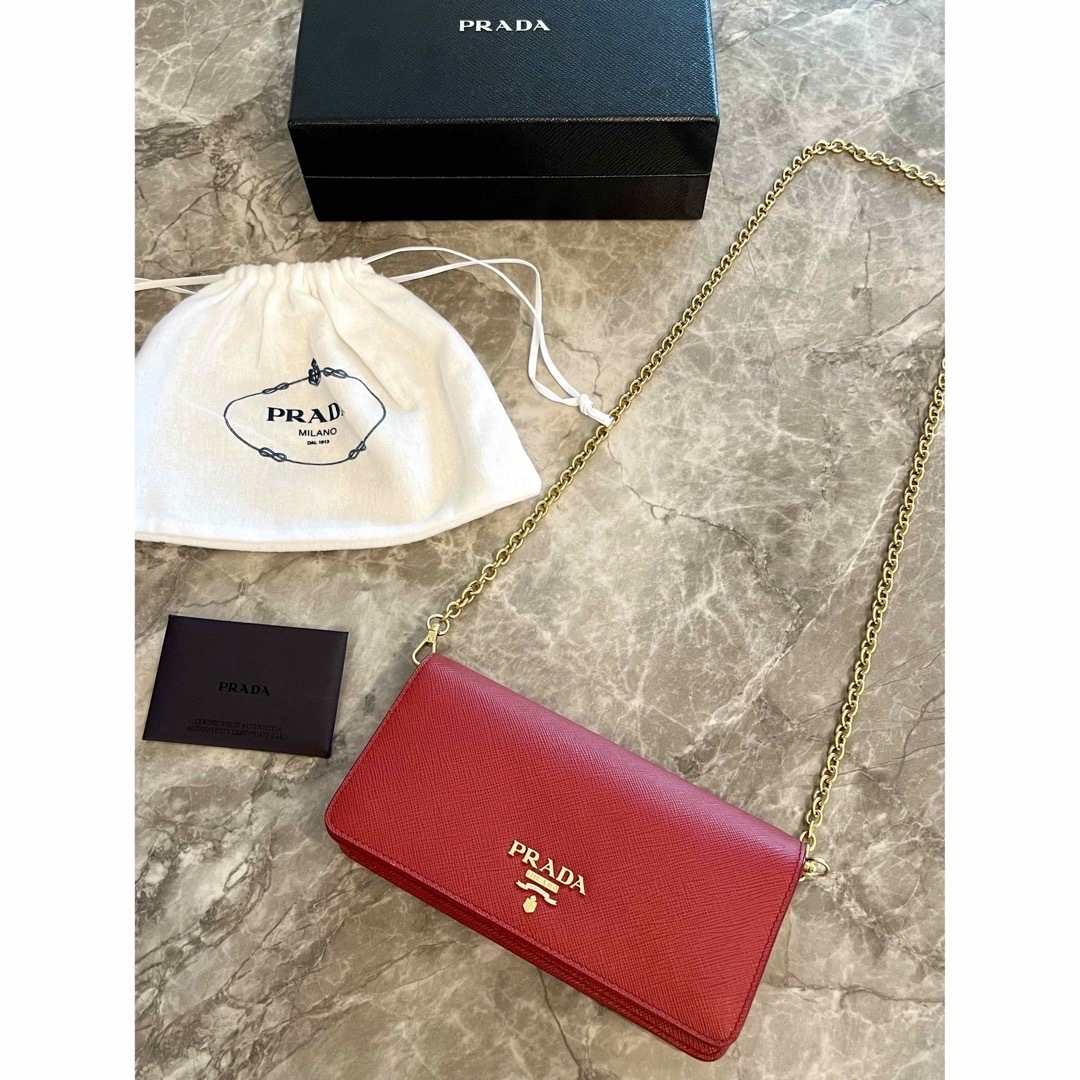 PRADA - 美品 PRADA チェーンショルダーバッグ 赤 ポシェットの通販 by